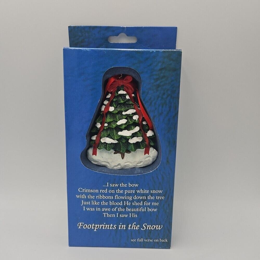 CHRISMAS ORNAMENT FOOTPRINTS IN THE SNOW NEW